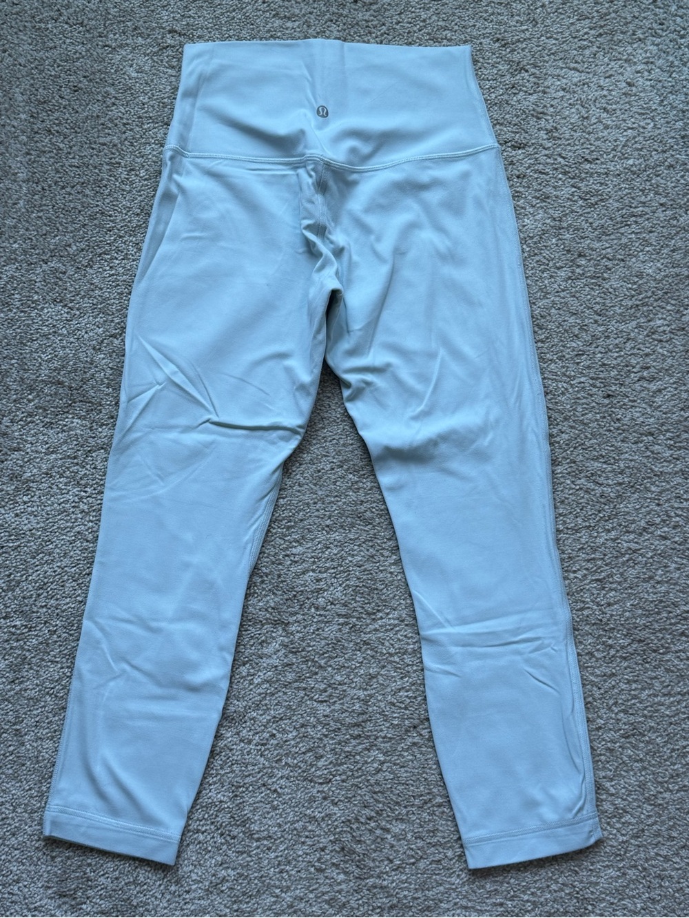 lululemon align HR baby blue(sky blue) crop leggings , size 6